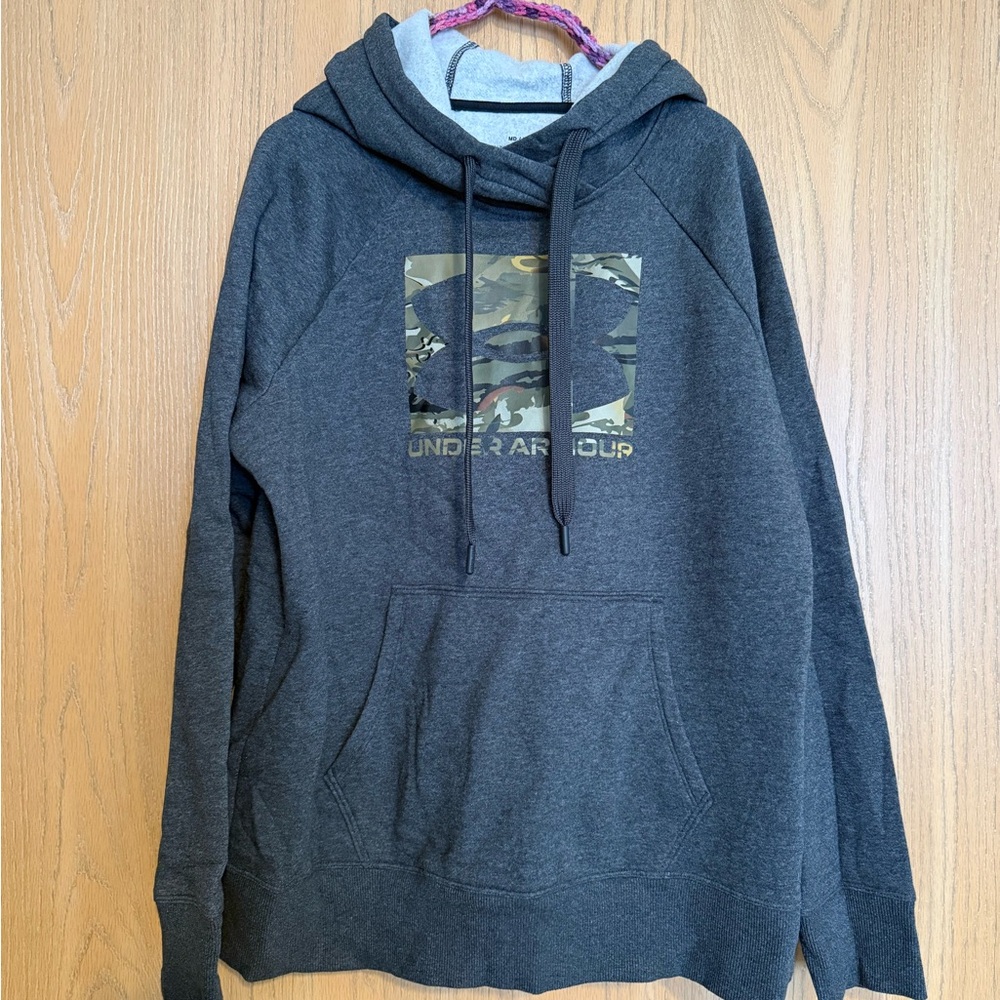 Under Armour Men's Charcoal and Camo size Medium Hoodie
